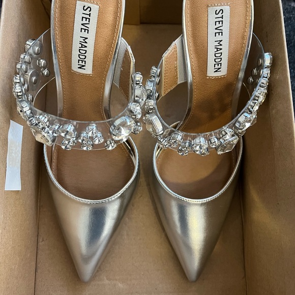 Brand new, never worn Steve Madden rhinestone heels. 7.5 - Picture 2 of 7